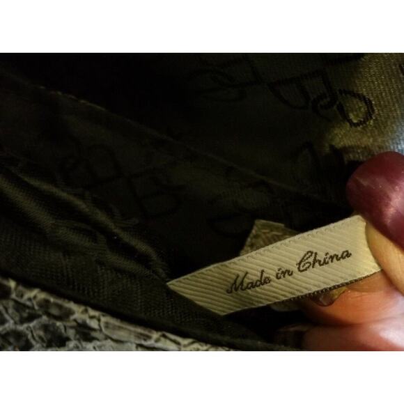 BCBG Generation Clutch Bag Faux Snake Reptile Print Handbag Purse Clutch - EUC - Picture 8 of 8